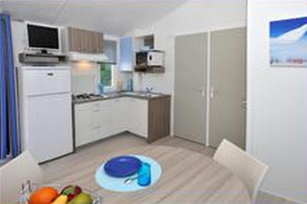 Camping Au Bord De L'Aisne Guignicourt Habitación foto